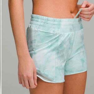 Lululemon Hotty Hot shorts